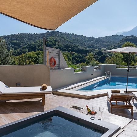 Verekinthos Villas - Pool, Hot Tub, Bbq, Kids Playground, Stunning Mountain Views Yerolákkos Esterno foto