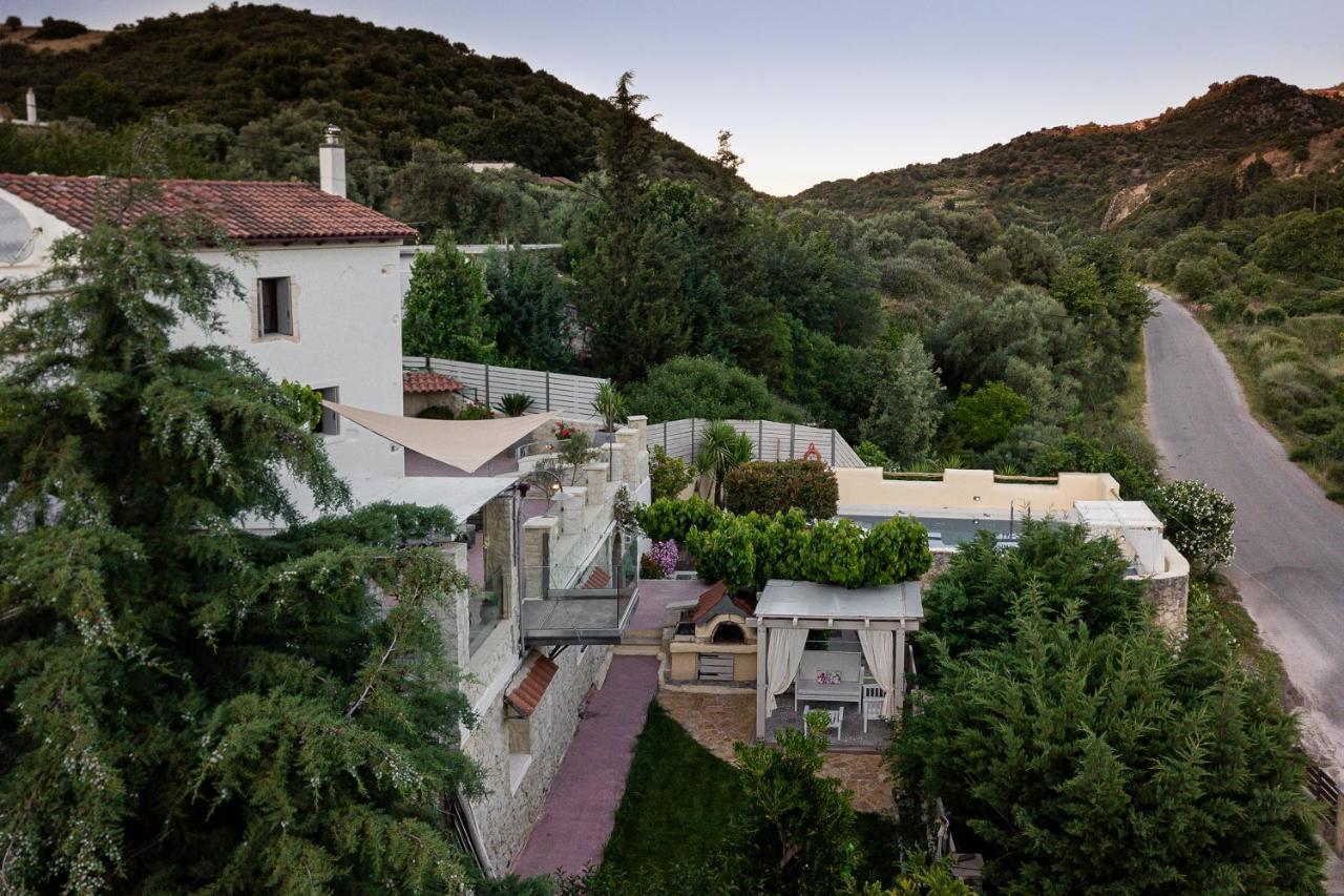 Verekinthos Villas - Pool, Hot Tub, Bbq, Kids Playground, Stunning Mountain Views Yerolákkos Esterno foto