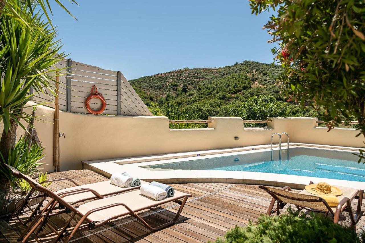 Verekinthos Villas - Pool, Hot Tub, Bbq, Kids Playground, Stunning Mountain Views Yerolákkos Esterno foto