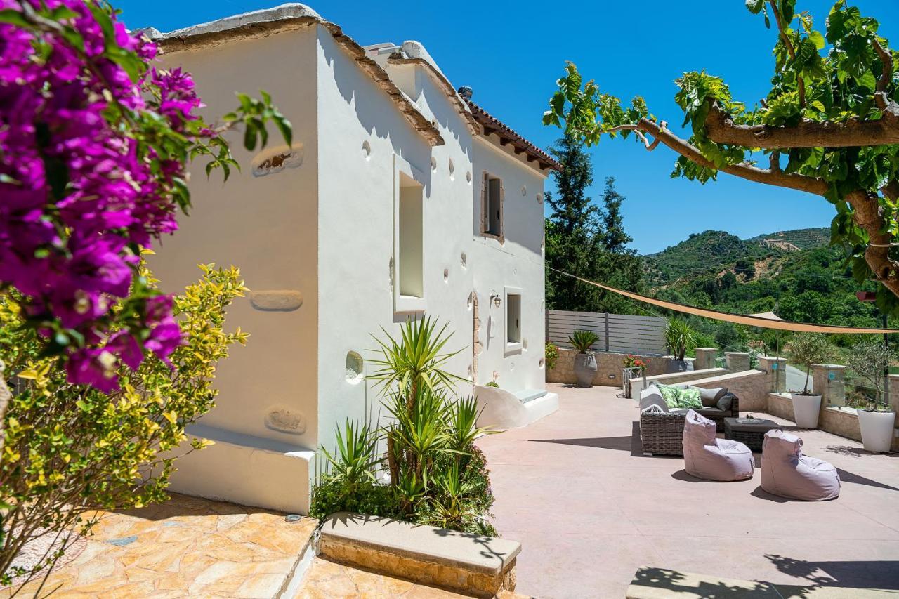 Verekinthos Villas - Pool, Hot Tub, Bbq, Kids Playground, Stunning Mountain Views Yerolákkos Esterno foto