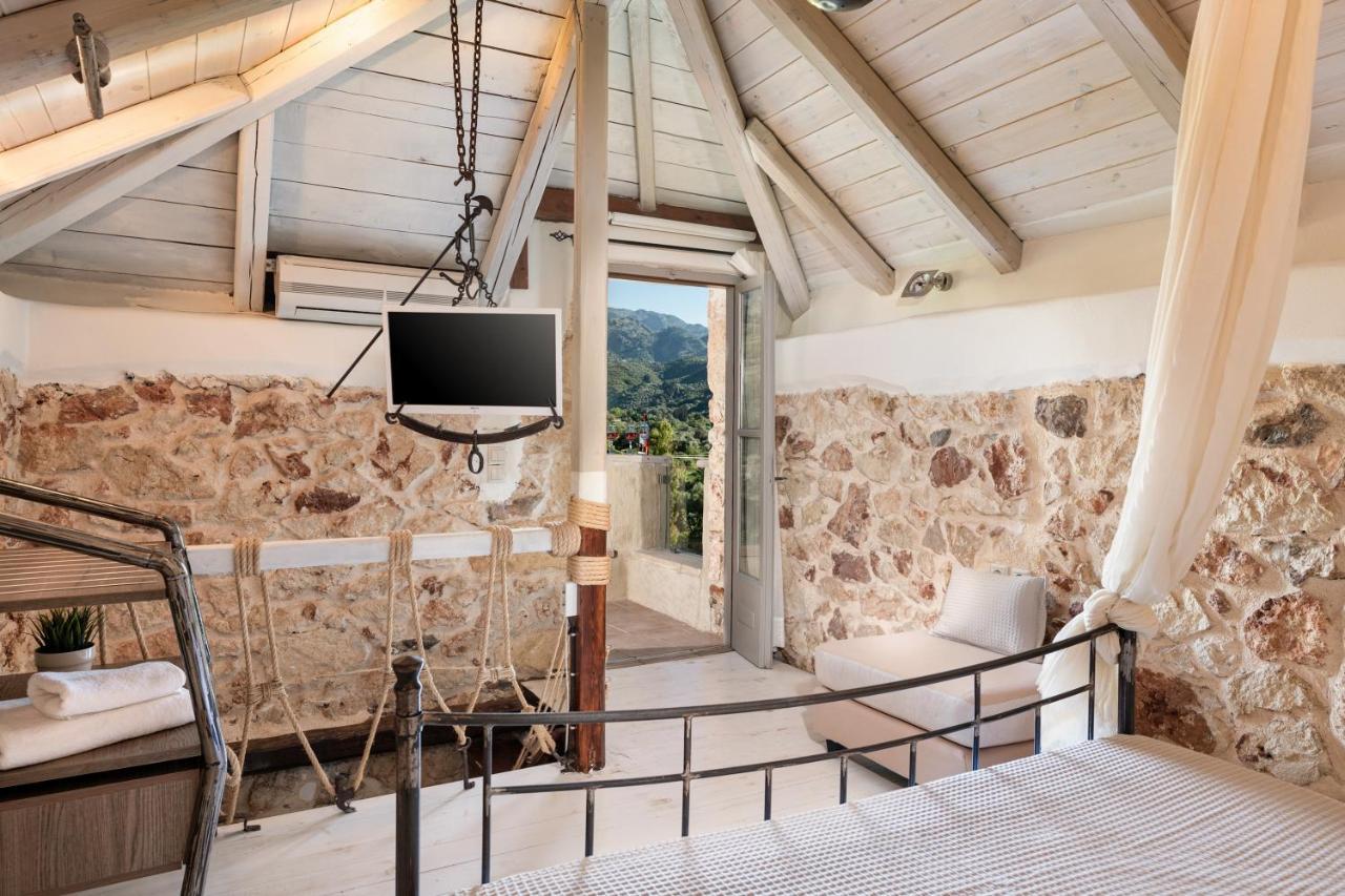 Verekinthos Villas - Pool, Hot Tub, Bbq, Kids Playground, Stunning Mountain Views Yerolákkos Esterno foto
