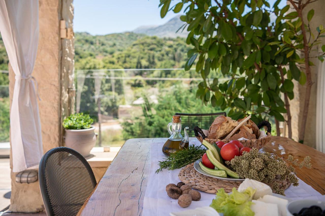 Verekinthos Villas - Pool, Hot Tub, Bbq, Kids Playground, Stunning Mountain Views Yerolákkos Esterno foto