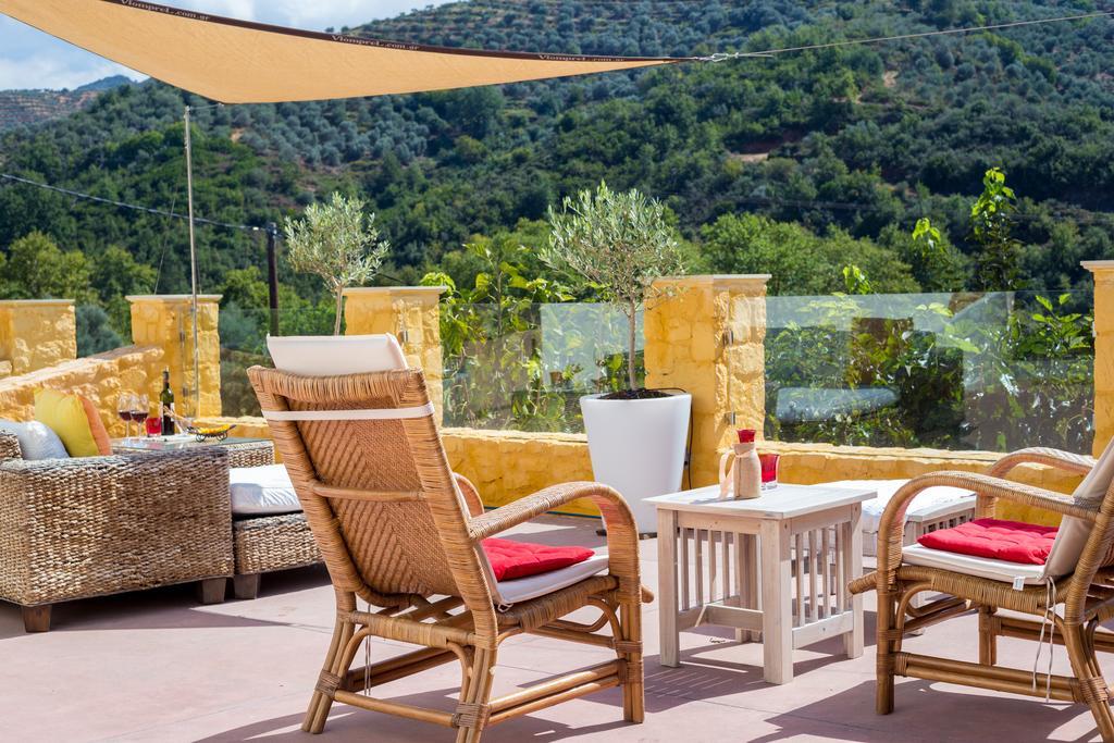 Verekinthos Villas - Pool, Hot Tub, Bbq, Kids Playground, Stunning Mountain Views Yerolákkos Esterno foto