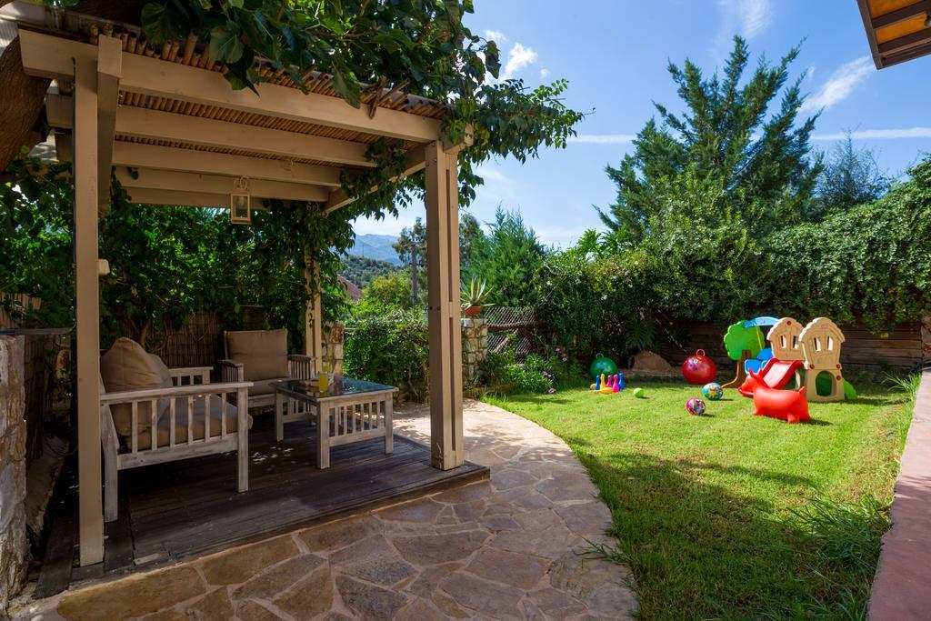 Verekinthos Villas - Pool, Hot Tub, Bbq, Kids Playground, Stunning Mountain Views Yerolákkos Esterno foto