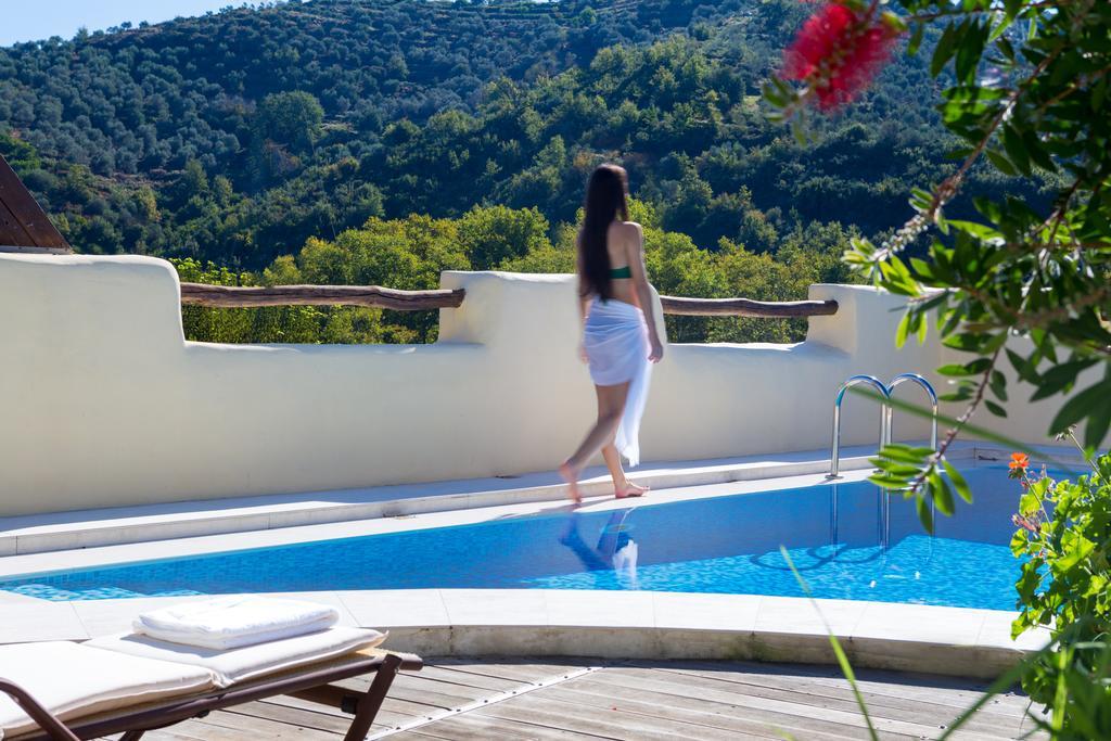 Verekinthos Villas - Pool, Hot Tub, Bbq, Kids Playground, Stunning Mountain Views Yerolákkos Esterno foto